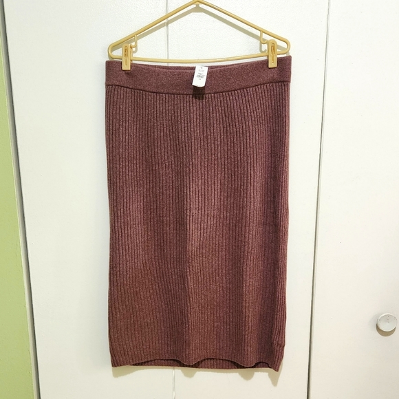 Gap Knit Midi Skirt in purple fig - Size L - NWT - Picture 2 of 8